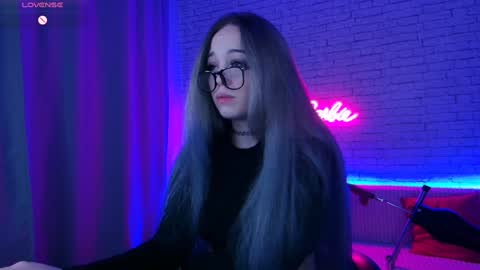 Snapshot of _crazybee_ chatting on 12.20.24 Nica online show from 12.20.24