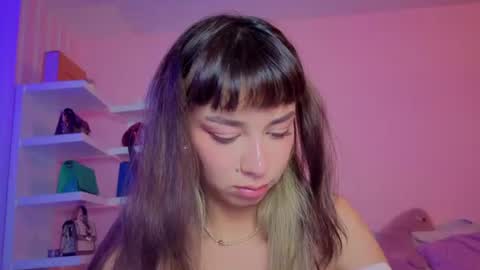 _cute_isabella_ online show from 07.05.26