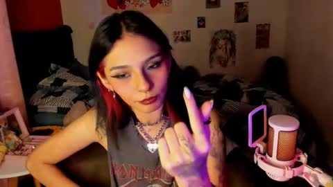 Snapshot of _dayanne_ chatting on 12.17.24 Pao online show from 12.17.24