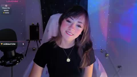 Snapshot of _denisse_peterson_ chatting on 10.09.25 DENISE online show from 10.09.25