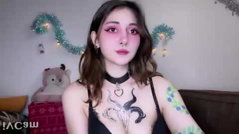 Snapshot of _devilbaby chatting on 01.11.25 Kate online show from 01.11.25