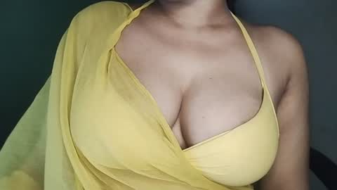 Snapshot of _dreamgirl_0 chatting on 06.25.26 _dreamgirl_0 online show from 06.25.26