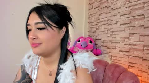 Snapshot of _elarossie_ chatting on 11.21.25 Ela online show from 11.21.25