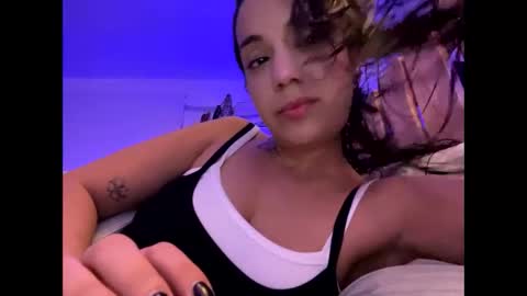 Snapshot of _elena_barra chatting on 03.11.25 elena barra online show from 03.11.25