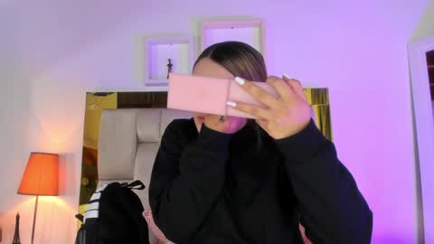 Isabella online show from 01.15.25