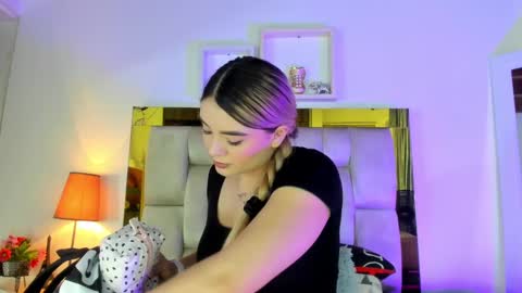 Isabella online show from 03.05.25