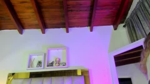 Isabella online show from 11.25.25