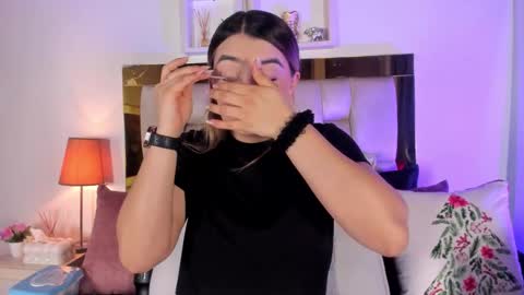 Isabella online show from 12.20.25