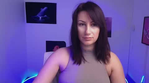 Snapshot of _emma_lay chatting on 02.10.25 Emma online show from 02.10.25