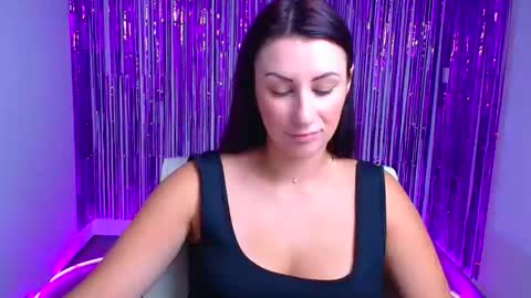 Snapshot of _emma_lay chatting on 09.11.25 Emma online show from 09.11.25