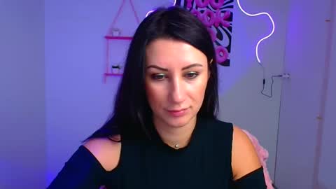 Snapshot of _emma_lay chatting on 10.10.25 Emma online show from 10.10.25