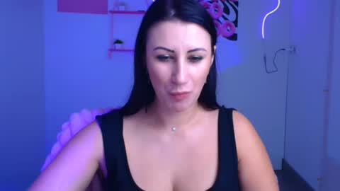 Snapshot of _emma_lay chatting on 11.07.25 Emma online show from 11.07.25