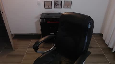 Emma online show from 12.21.25