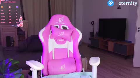 Snapshot of _enternity_ chatting on 03.03.25 Mia online show from 03.03.25