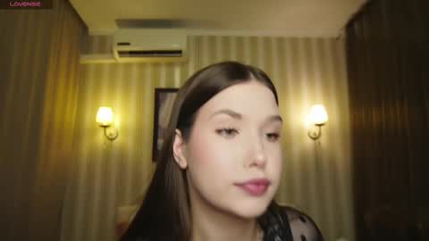 Snapshot of _eva_lee chatting on 09.10.25 Alice online show from 09.10.25