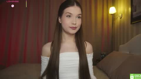 Snapshot of _eva_lee chatting on 10.22.25 Alice online show from 10.22.25