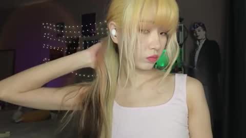 EveEva online show from 11.23.25