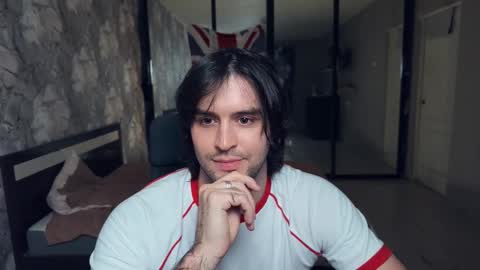 Snapshot of _fatrabbit chatting on 11.01.25 Keanu online show from 11.01.25