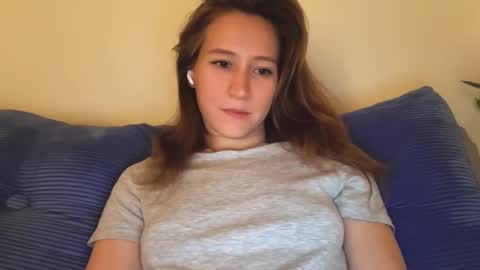 Snapshot of _feli_ chatting on 02.14.25 all my social online show from 02.14.25