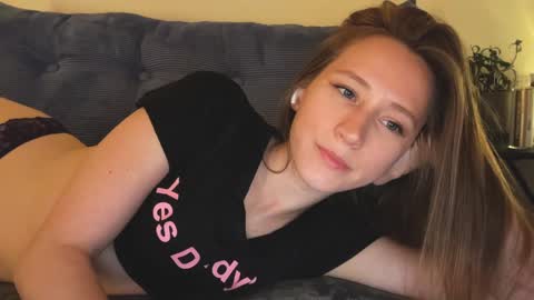 Snapshot of _feli_ chatting on 02.26.25 all my social online show from 02.26.25