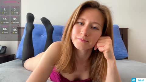 Snapshot of _feli_ chatting on 09.11.25 all my social online show from 09.11.25