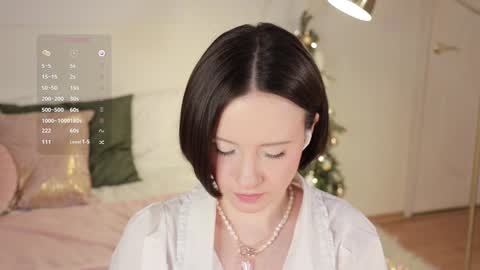 Essie  online show from 12.30.24