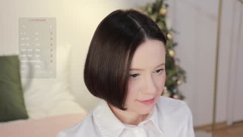 Essie  online show from 01.19.25