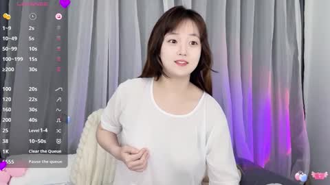 Snapshot of _flipped_ chatting on 10.22.25 Flipped online show from 10.22.25