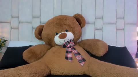 Snapshot of _gigidoll_ chatting on 10.07.25 Gigi online show from 10.07.25