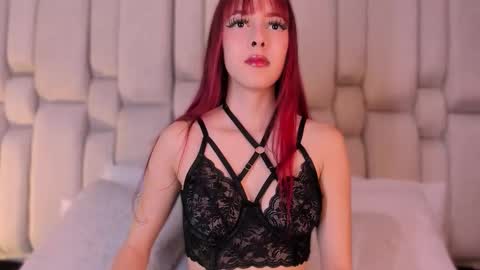 Snapshot of _gigidoll_ chatting on 12.02.25 Gigi online show from 12.02.25