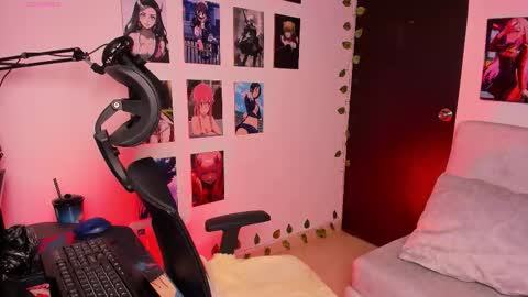 Snapshot of _gleep chatting on 10.14.25 LEEP online show from 10.14.25