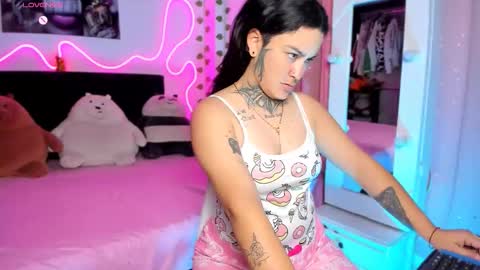 Snapshot of _gleep chatting on 10.29.25 LEEP online show from 10.29.25