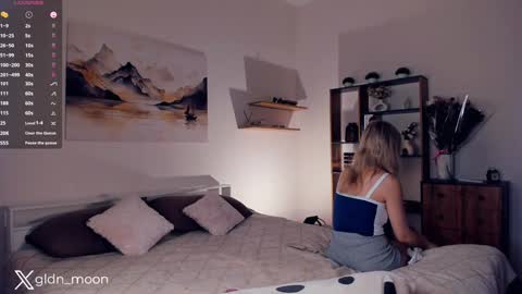 Snapshot of _golden_moon_ chatting on 01.30.25 Rina online show from 01.30.25