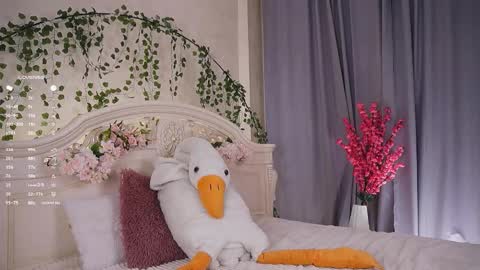 Milly online show from 09.25.25