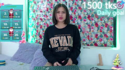 Snapshot of _gwen__ chatting on 01.07.25 Gwen online show from 01.07.25