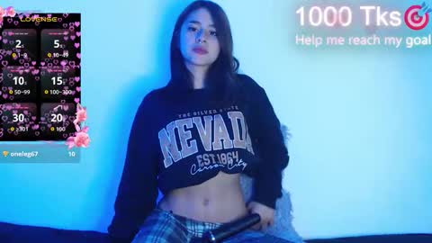 Snapshot of _gwen__ chatting on 09.12.25 Gwen online show from 09.12.25