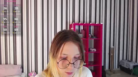 Snapshot of _hanna_moon_ chatting on 02.12.25 Hannaolotl online show from 02.12.25