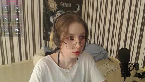 Snapshot of _hanna_moon_ chatting on 10.03.25 Hannaolotl online show from 10.03.25