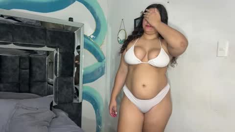 Snapshot of _hells_bells chatting on 11.03.25 Sam and MIke online show from 11.03.25