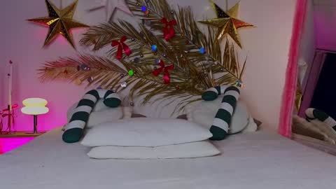 Holly online show from 01.03.25