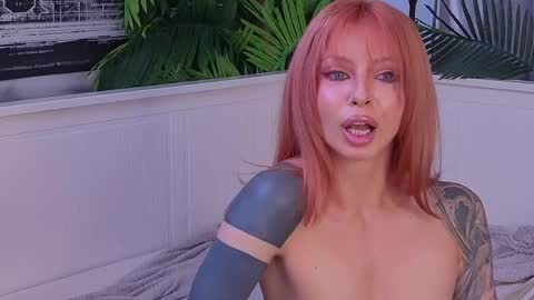 Snapshot of _honeymoney chatting on 04.03.26 Lana online show from 04.03.26