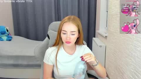 Snapshot of _hot_mia_1 chatting on 05.21.26 _hot_mia_1 online show from 05.21.26