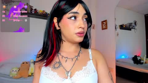 Snapshot of _hotpink chatting on 01.31.25 Jenn online show from 01.31.25