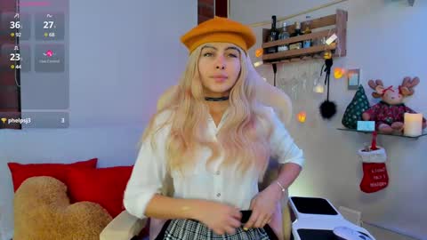 _hottie__ online show from 12.15.24