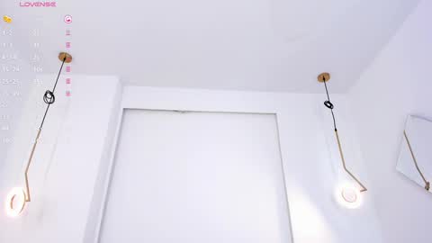 Snapshot of _huge_boobs_ebony chatting on 02.26.25 Darlis online show from 02.26.25