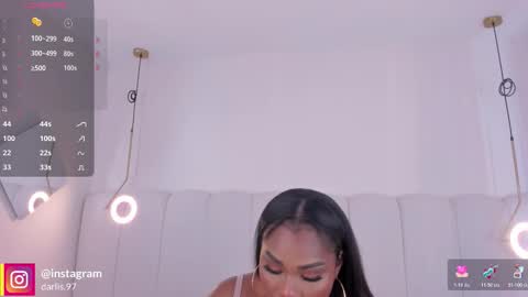 Snapshot of _huge_boobs_ebony chatting on 10.18.25 Darlis online show from 10.18.25