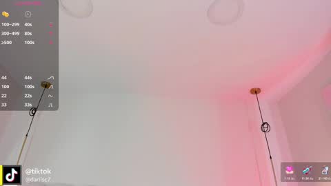 Snapshot of _huge_boobs_ebony chatting on 11.08.25 Darlis online show from 11.08.25