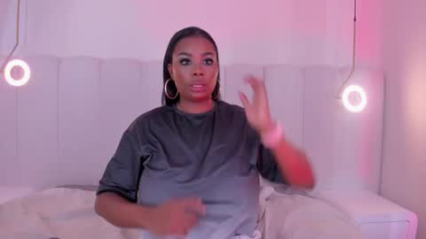 Snapshot of _huge_boobs_ebony chatting on 11.28.25 Darlis online show from 11.28.25