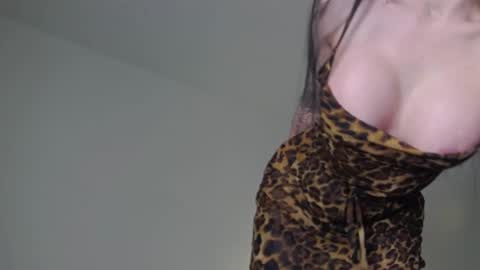 Snapshot of _iammary chatting on 02.10.25 Mary online show from 02.10.25