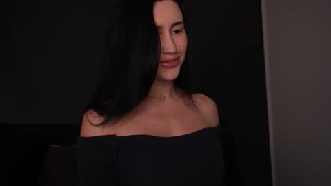 Snapshot of _iammary chatting on 11.09.25 Mary online show from 11.09.25